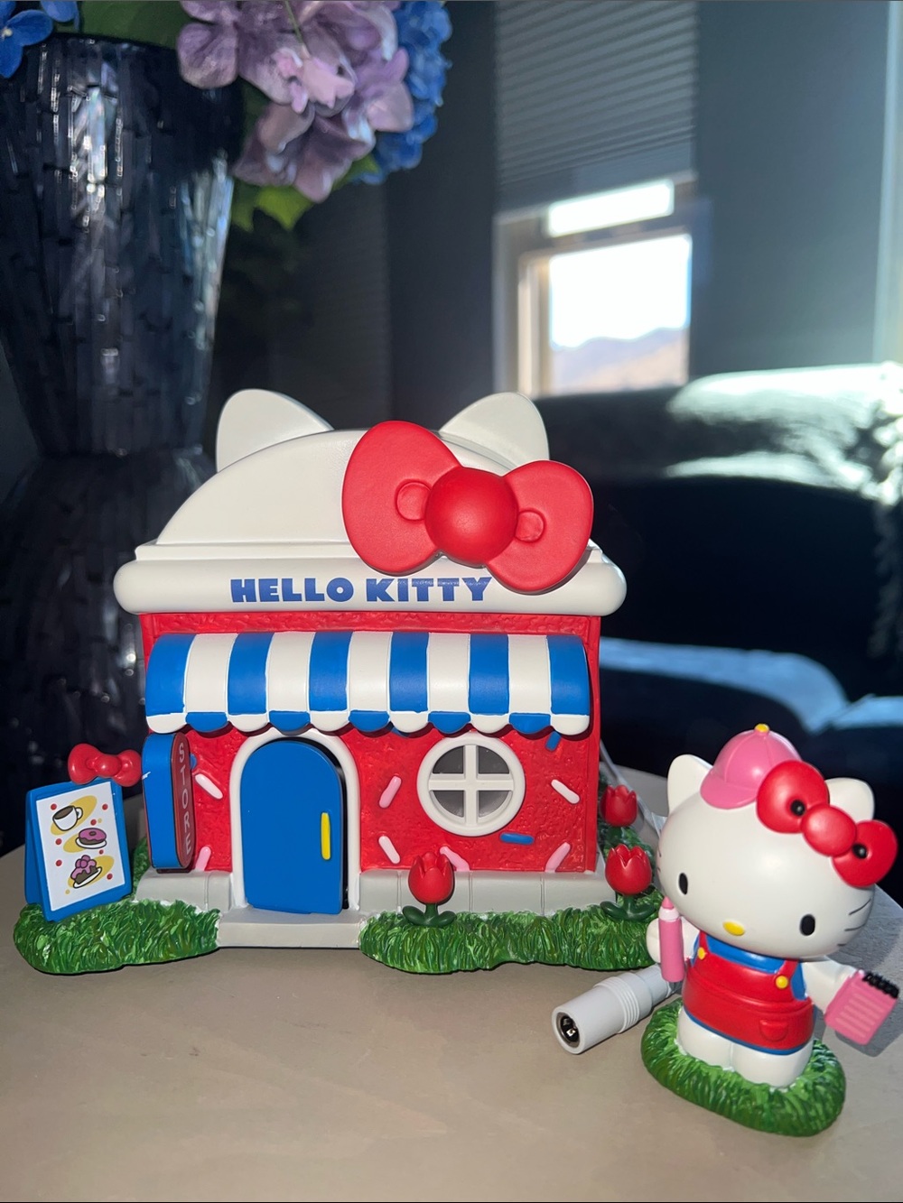 🏡Hello Kitty’s Store Light‑Up Playset – Dept 56 × Sanrio Village🏡